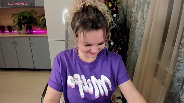 candy queeen online show from 12/21/24, 07:38