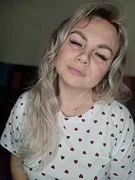 candy queeen online show from 11/22/25, 06:12