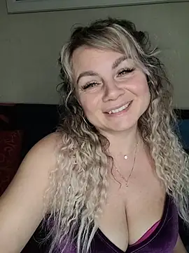 candy queeen online show from 11/27/25, 10:17