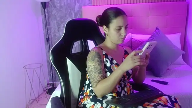 melody  bleir online show from 09/25/25, 08:56