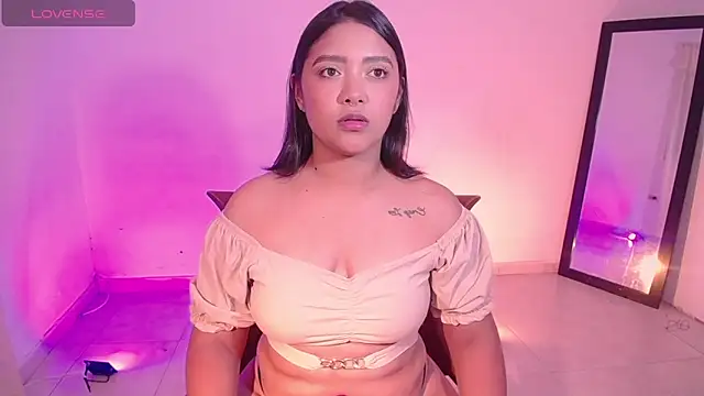 Snapshot of DIANEE_01 chatting on 10/08/25, 02:09 DIANEE 01 online show from 10/08/25, 02:09