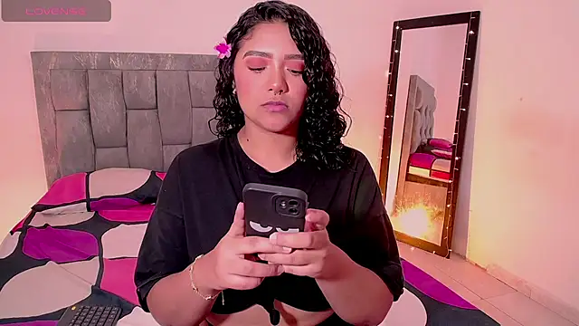 DIANEE 01 online show from 03/25/26, 09:54