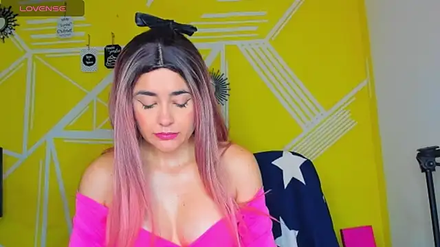 Nikolle Rouss online show from 02/20/26, 06:41