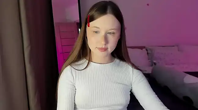 Snapshot of Stella_Sunny chatting on 01/04/25, 06:19 Stella Sunny online show from 01/04/25, 06:19