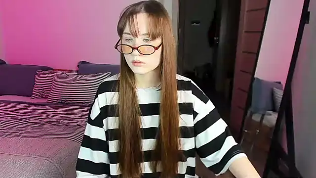 Snapshot of Stella_Sunny chatting on 10/04/25, 09:02 Stella Sunny online show from 10/04/25, 09:02