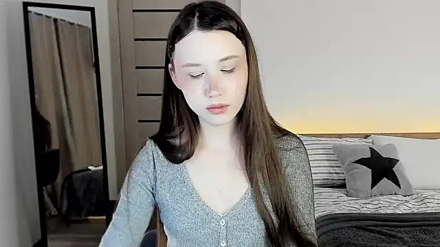 Stella Sunny online show from 03/11/26, 12:38