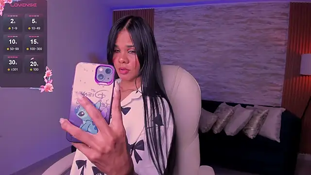 anniie smith online show from 12/23/25, 03:15