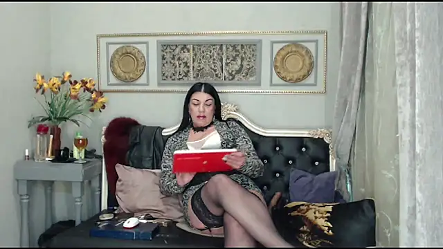 Snapshot of LadyMargoFontana chatting on 03/06/25, 04:19 LadyMargoFontana online show from 03/06/25, 04:19