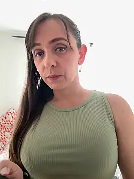 Snapshot of natalie_cowens chatting on 06/18/26, 09:19 natalie cowens online show from 06/18/26, 09:19