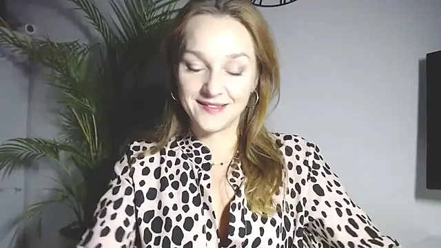 AliciaDesire online show from 12/19/25, 06:42