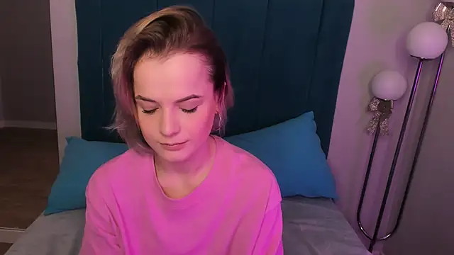 Snapshot of JessicaBeverly chatting on 03/18/25, 09:32 JessicaBeverly online show from 03/18/25, 09:32