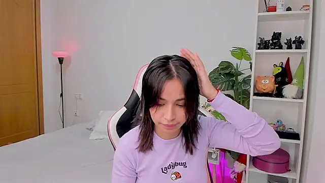 Snapshot of Adriennesexxx chatting on 12/06/24, 11:33 Adriennesexxx online show from 12/06/24, 11:33