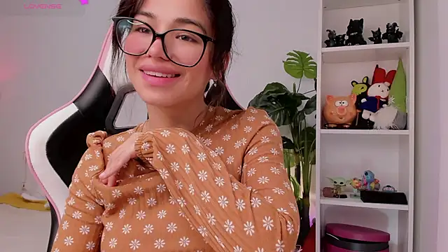 Snapshot of Adriennesexxx chatting on 12/10/24, 11:11 Adriennesexxx online show from 12/10/24, 11:11