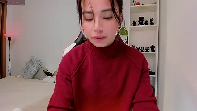 Snapshot of Adriennesexxx chatting on 12/13/24, 10:51 Adriennesexxx online show from 12/13/24, 10:51