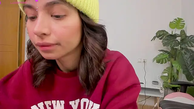 Snapshot of Adriennesexxx chatting on 01/08/25, 03:39 Adriennesexxx online show from 01/08/25, 03:39