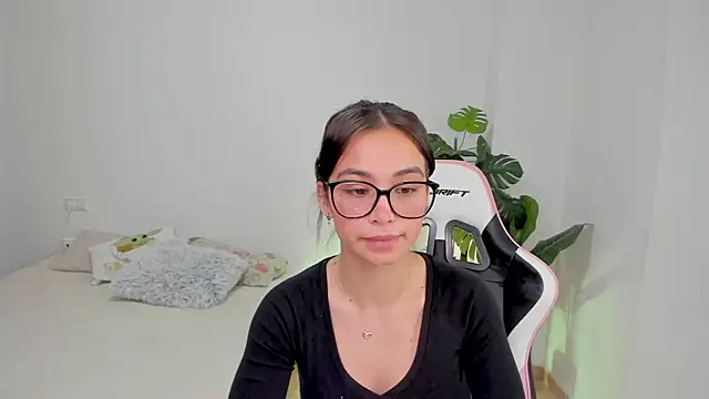 Snapshot of Adriennesexxx chatting on 01/29/25, 11:30 Adriennesexxx online show from 01/29/25, 11:30