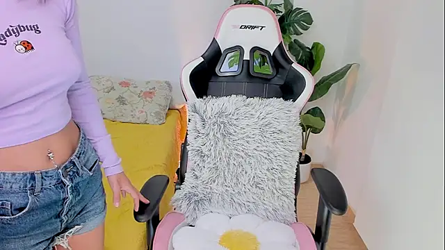 Snapshot of Adriennesexxx chatting on 02/27/25, 05:58 Adriennesexxx online show from 02/27/25, 05:58