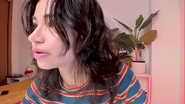 Snapshot of Adriennesexxx chatting on 03/07/25, 07:38 Adriennesexxx online show from 03/07/25, 07:38