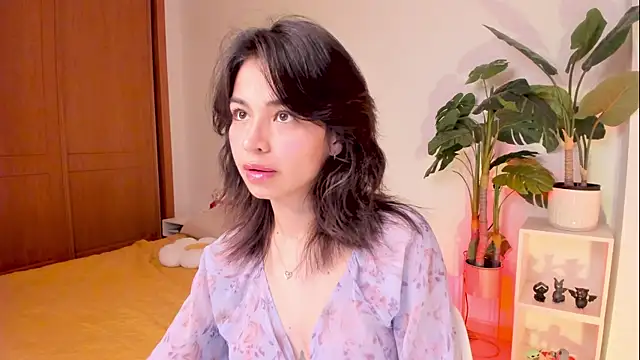 Snapshot of Adriennesexxx chatting on 03/10/25, 04:57 Adriennesexxx online show from 03/10/25, 04:57