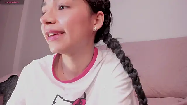 Snapshot of Adriennesexxx chatting on 03/14/25, 07:34 Adriennesexxx online show from 03/14/25, 07:34