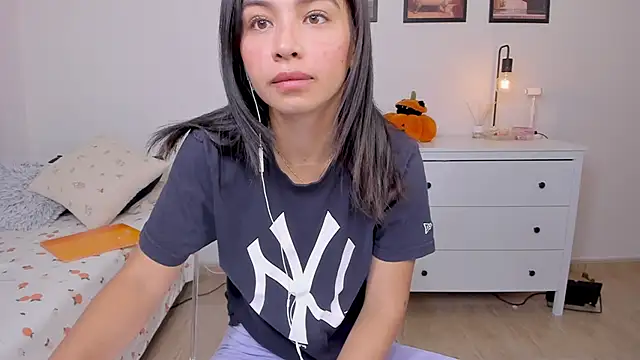 Snapshot of Adriennesexxx chatting on 09/28/25, 06:46 Adriennesexxx online show from 09/28/25, 06:46