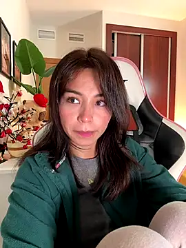 Snapshot of Adriennesexxx chatting on 11/22/25, 09:03 Adriennesexxx online show from 11/22/25, 09:03