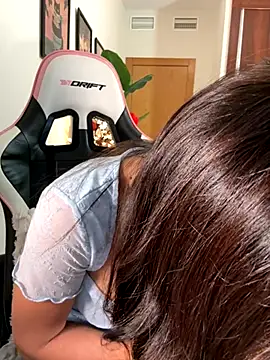 Snapshot of Adriennesexxx chatting on 11/29/25, 10:57 Adriennesexxx online show from 11/29/25, 10:57