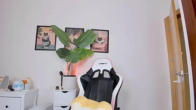 Adriennesexxx online show from 02/08/26, 09:07