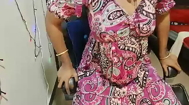 Snapshot of Anjali_cute-Pondati chatting on 02/27/25, 04:20 Anjali cute-Pondati online show from 02/27/25, 04:20