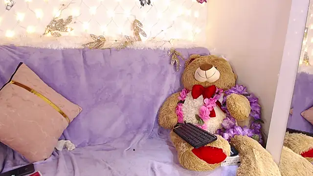 Snapshot of NatazhaQueen chatting on 10/24/25, 12:45 NatazhaQueen online show from 10/24/25, 12:45