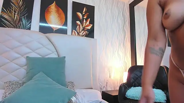 Snapshot of Amberr_Greyy chatting on 01/08/25, 05:05 Amberr Greyy online show from 01/08/25, 05:05