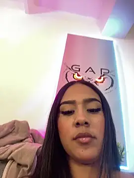 Snapshot of Shaarongp chatting on 10/19/25, 04:35 Shaarongp online show from 10/19/25, 04:35