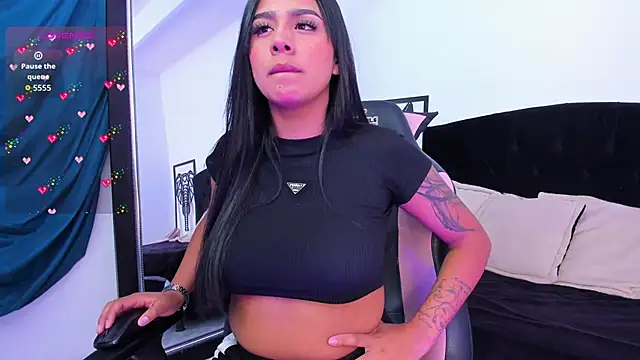 Snapshot of Shaarongp chatting on 11/12/25, 04:02 Shaarongp online show from 11/12/25, 04:02