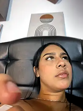 Snapshot of Shaarongp chatting on 11/19/25, 03:28 Shaarongp online show from 11/19/25, 03:28