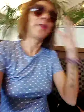 Snapshot of Lunababymylove chatting on 03/08/25, 05:22 Lunababymylove online show from 03/08/25, 05:22