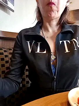 Snapshot of Lunababymylove chatting on 09/12/25, 05:02 Lunababymylove online show from 09/12/25, 05:02