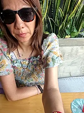 Lunababymylove online show from 04/17/26, 09:29