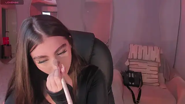 DolcieElliot online show from 02/18/25, 12:28