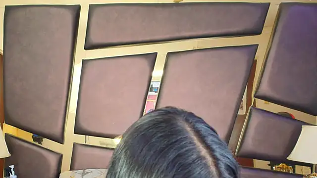 GiahDaniels online show from 12/30/24, 08:54