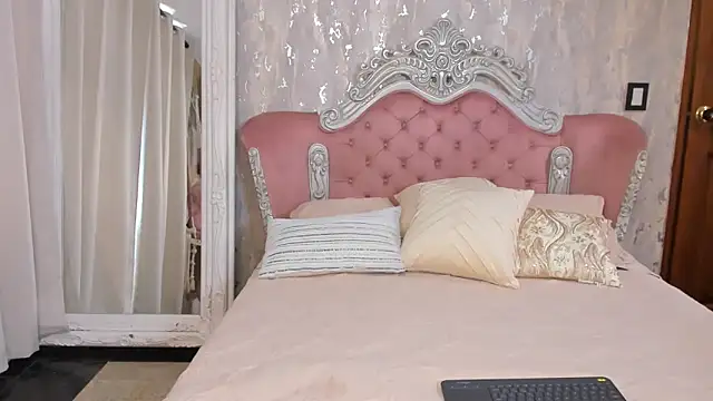 AngelineConnor online show from 03/10/25, 07:40