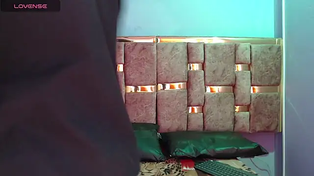 ling ling24 online show from 01/20/25, 04:21