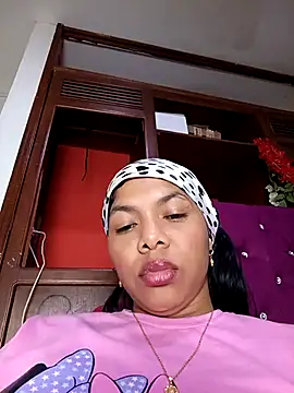 Snapshot of DIORA_Latina chatting on 09/25/25, 04:49 DIORA Latina online show from 09/25/25, 04:49