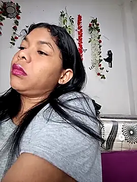 Snapshot of DIORA_Latina chatting on 10/08/25, 01:20 DIORA Latina online show from 10/08/25, 01:20