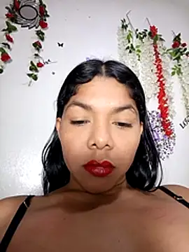 Snapshot of DIORA_Latina chatting on 10/23/25, 04:23 DIORA Latina online show from 10/23/25, 04:23