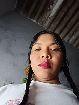 DIORA Latina online show from 05/26/26, 03:13