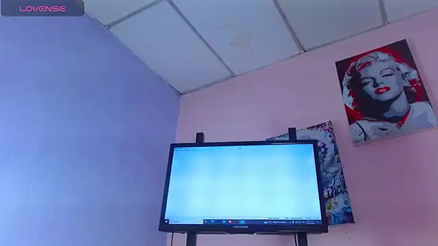 Vahiolet smith online show from 12/16/24, 08:26