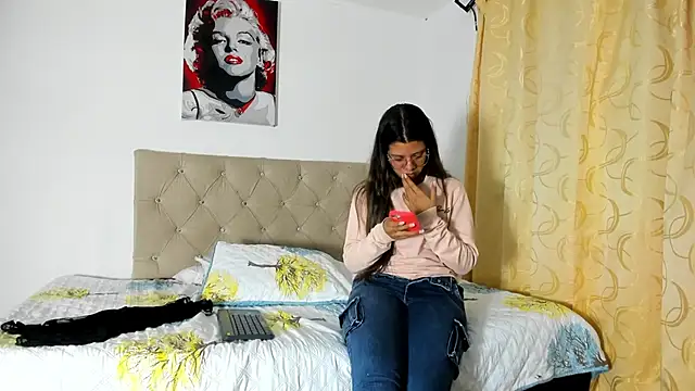 Vahiolet smith online show from 09/26/25, 01:53