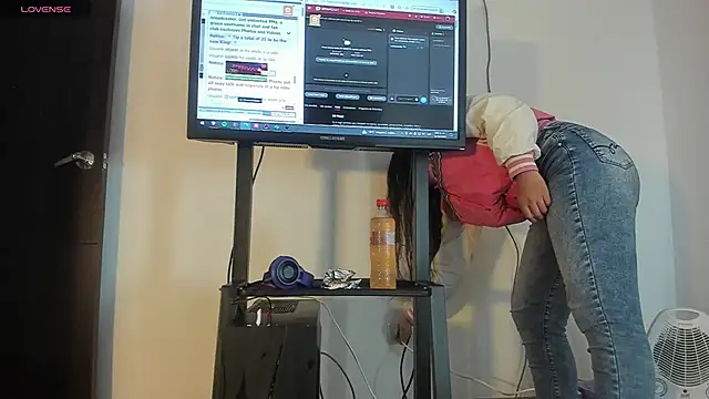 Vahiolet smith online show from 10/14/25, 02:01