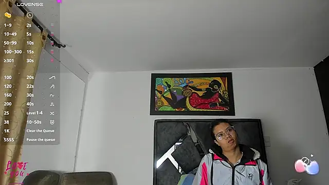 Vahiolet smith online show from 10/25/25, 03:03