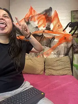 KataleyaStiward online show from 10/28/25, 12:52